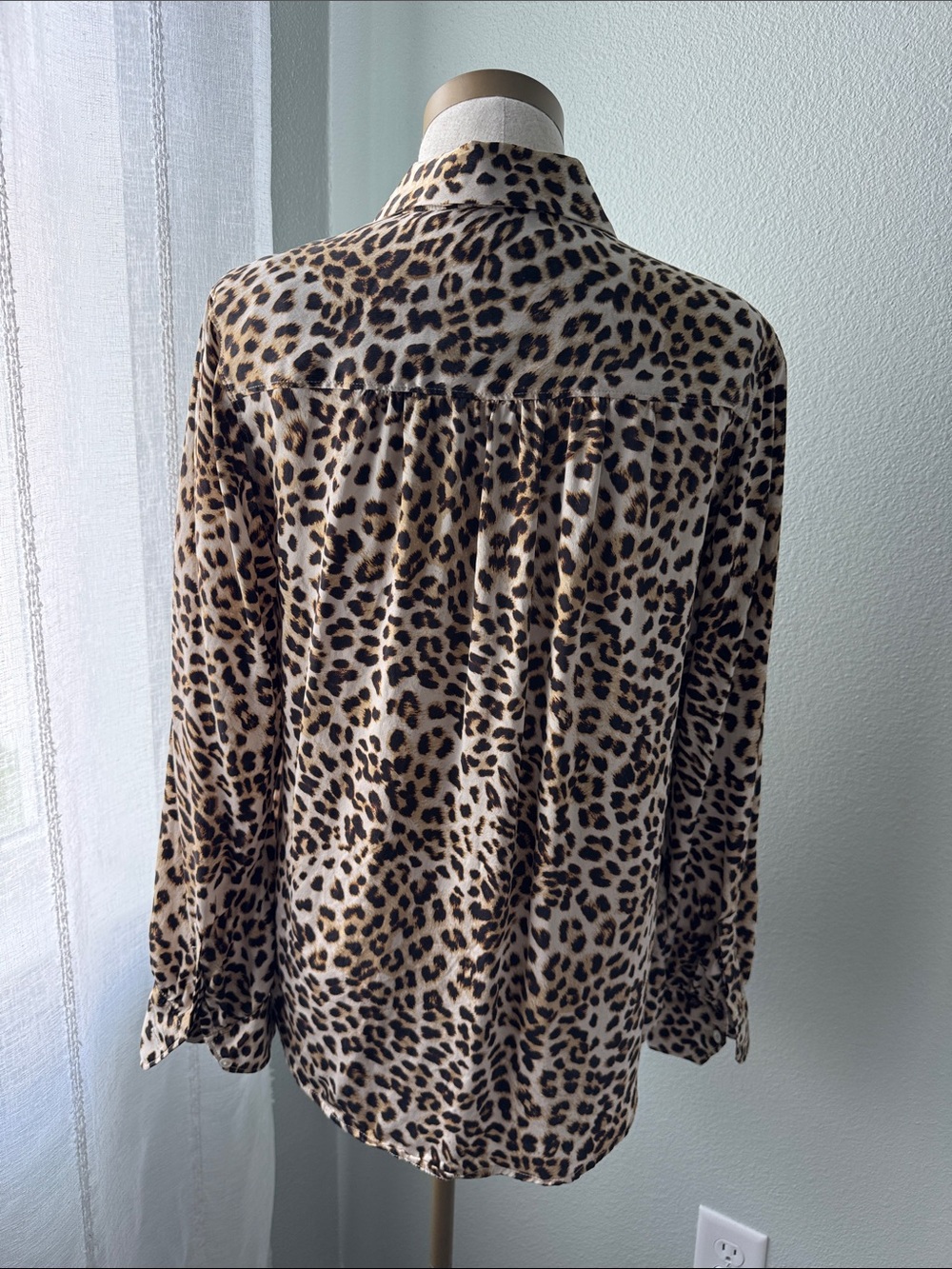Tommy Bahama Silk Blouse - Picture 2 of 7